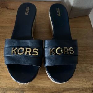 Michael Kors Navy Blue Brady Platform Slide Women’s size 9